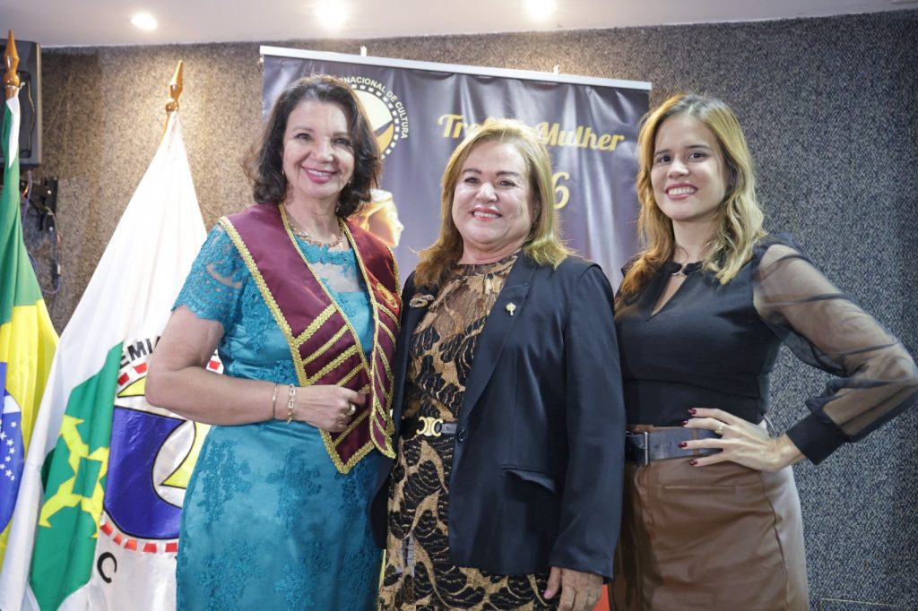 01/06/2026 - Desembargadora Nágila Brito recebe o Troféu Mulher 2026 pela Academia Internacional de Cultura  