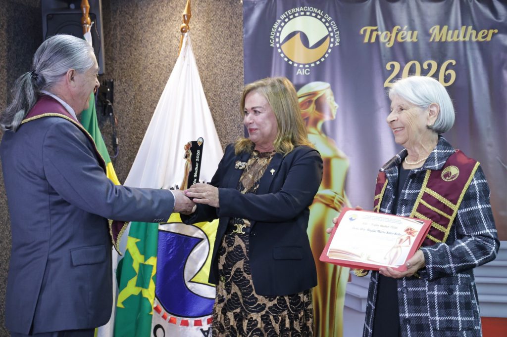 01/06/2026 - Desembargadora Nágila Brito recebe o Troféu Mulher 2026 pela Academia Internacional de Cultura  