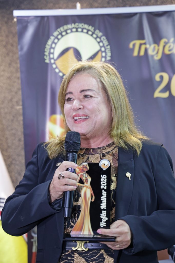 01/06/2026 - Desembargadora Nágila Brito recebe o Troféu Mulher 2026 pela Academia Internacional de Cultura  