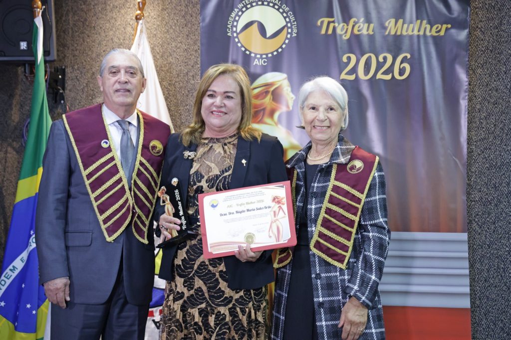 01/06/2026 - Desembargadora Nágila Brito recebe o Troféu Mulher 2026 pela Academia Internacional de Cultura  