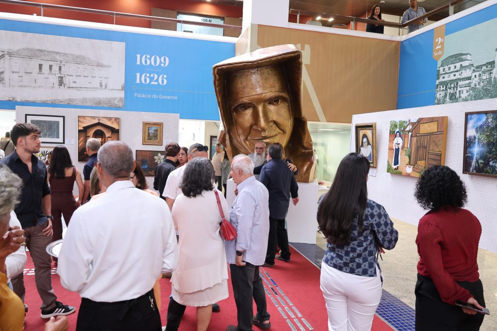 TJBA recebe exposição em homenagem a Santa Dulce dos Pobres   