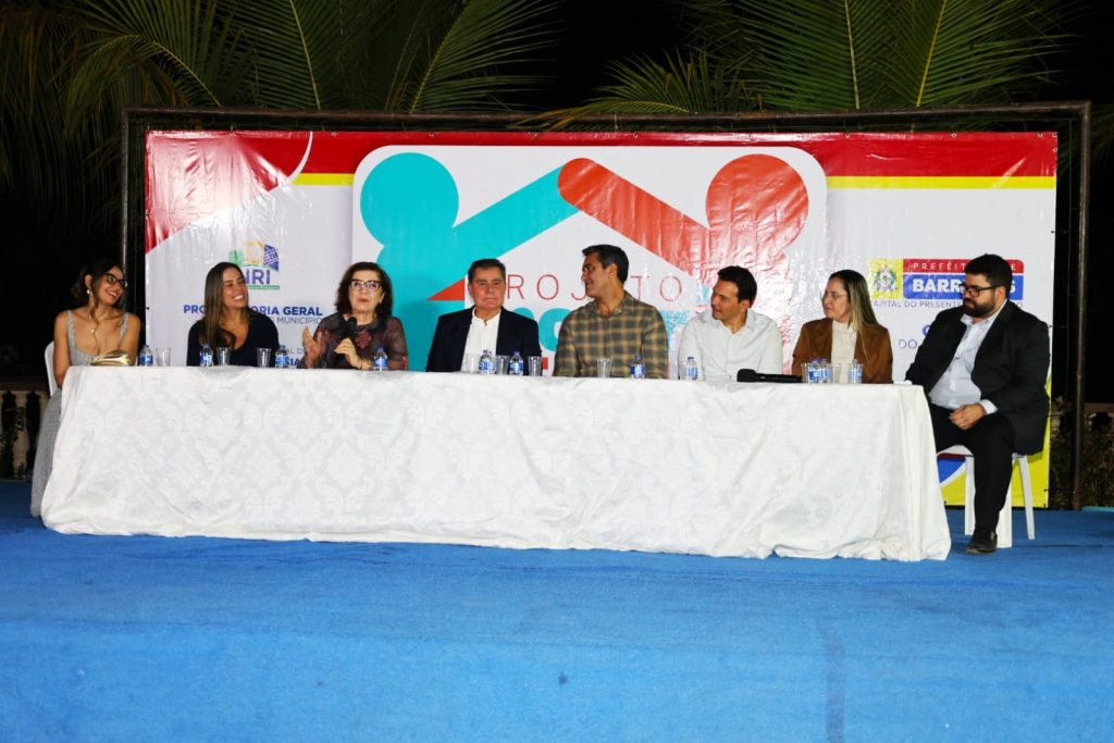 TJBA participa da entrega de 277 títulos de propriedade de imóveis a moradores de Barreiras  