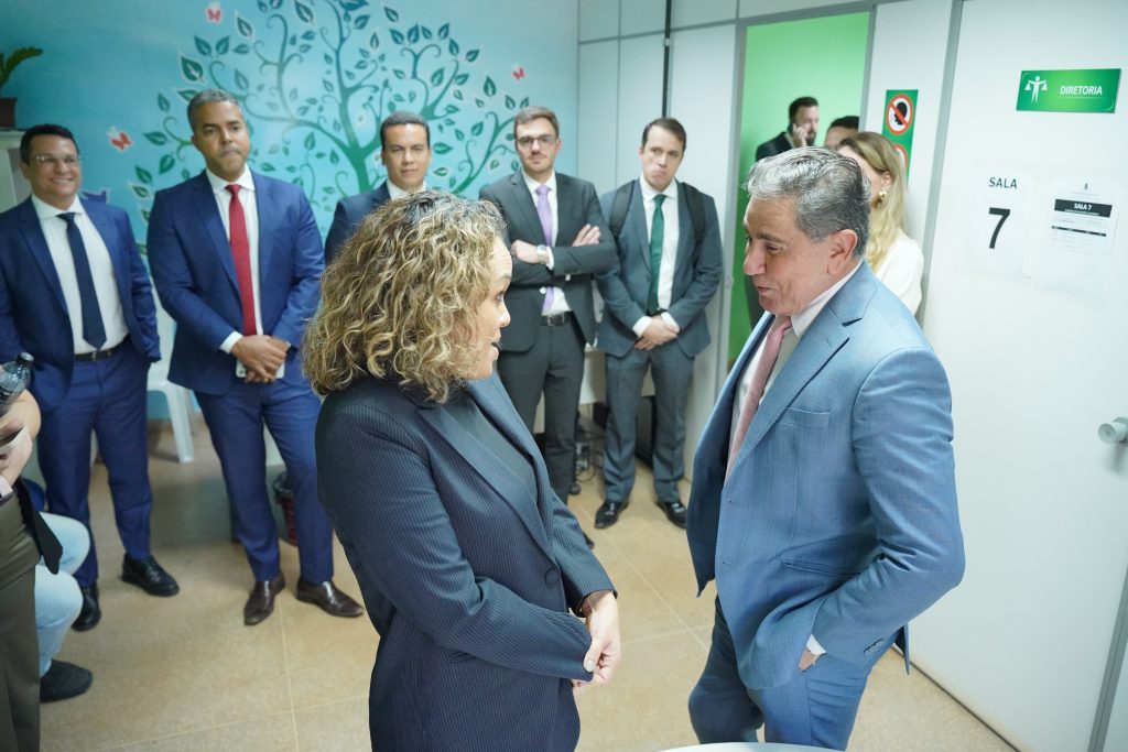 Presidente do TJBA acompanha Mutirão de Audiências em Luís Eduardo Magalhães    