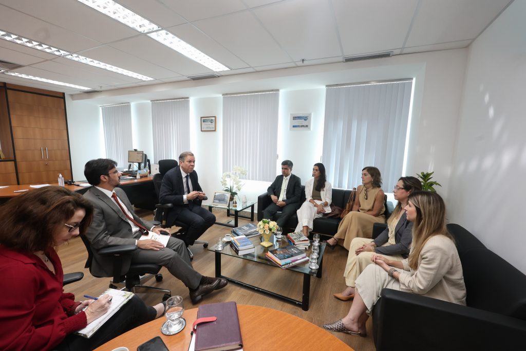 TJBA inicia diálogo com empresa de telefonia para reduzir números de processos
