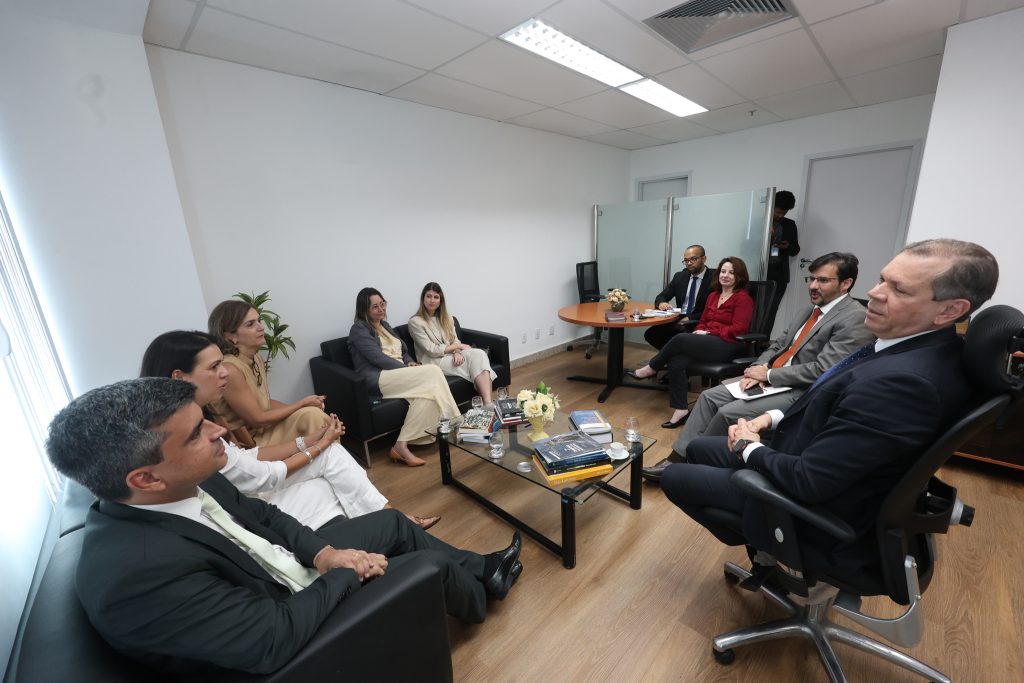 TJBA inicia diálogo com empresa de telefonia para reduzir números de processos