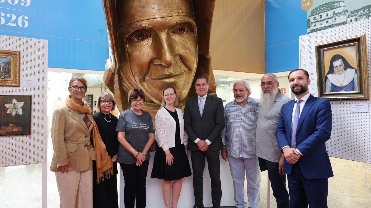 TJBA recebe exposição em homenagem a Santa Dulce dos Pobres   
