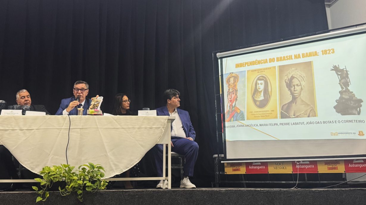 Projeto “Memória Presente” promove palestra sobre Constituição e democracia em Feira de Santana   