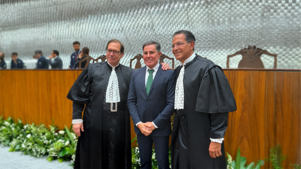 Presidente do TJBA prestigia posse da nova gestão do STJ   
