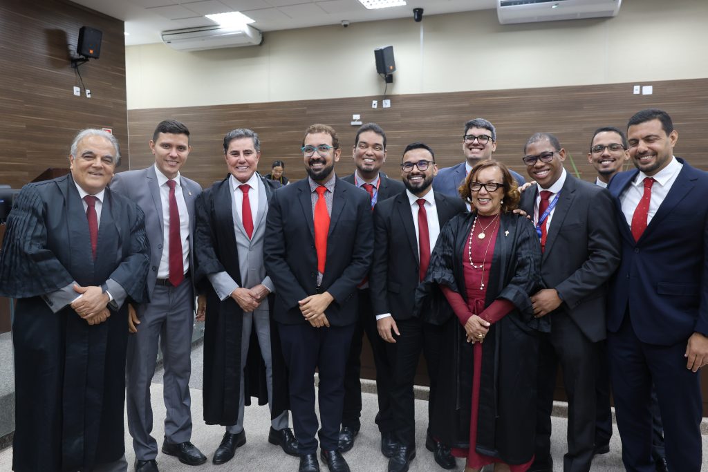 Desembargadora Joanice Guimarães é homenageada em sua última sessão do Tribunal Pleno