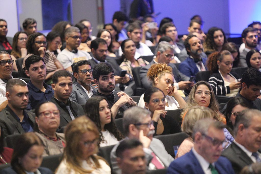 Jurista italiano Luigi Ferrajoli discute democracia, direitos fundamentais e desafios para o futuro no TJBA
