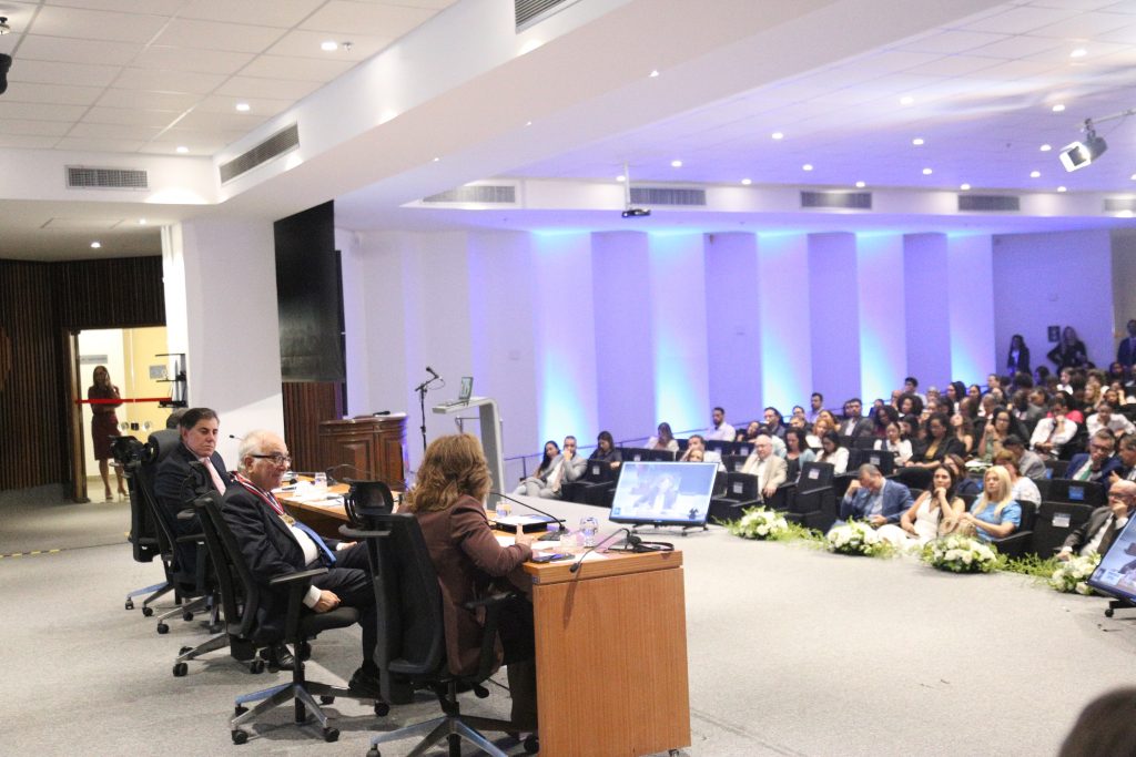 Jurista italiano Luigi Ferrajoli discute democracia, direitos fundamentais e desafios para o futuro no TJBA