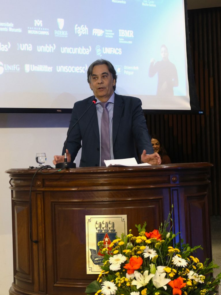 TJBA aproxima estudantes de Direito da prática do Judiciário