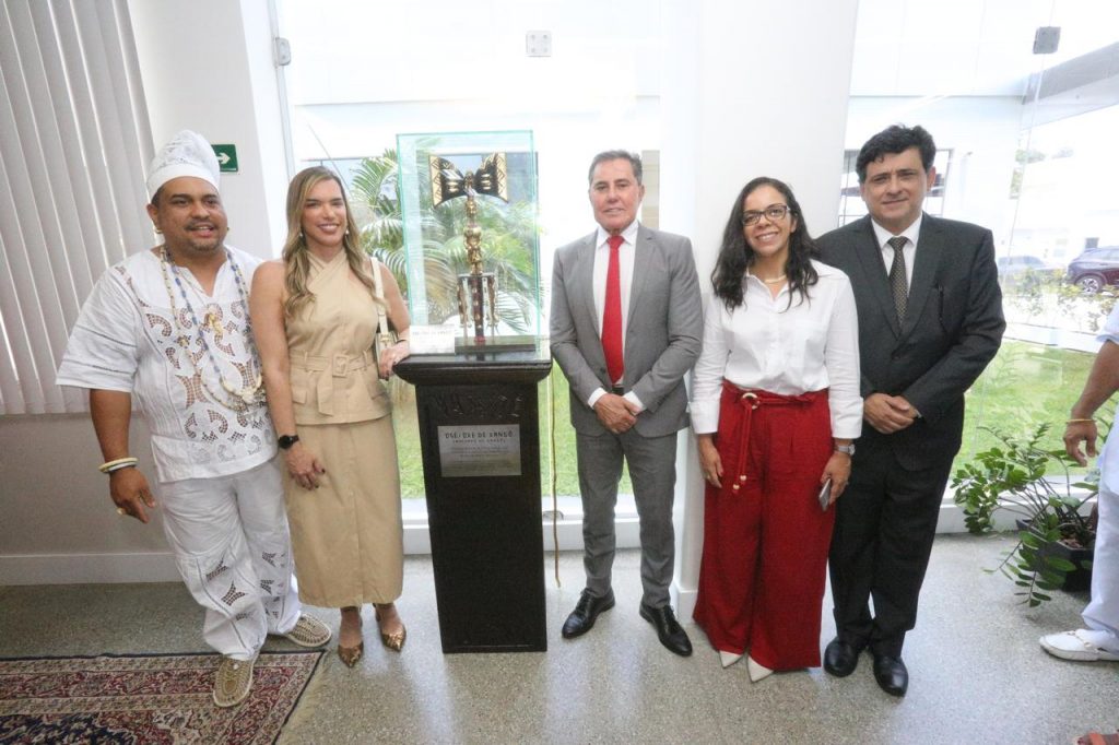 TJBA promove assentamento do Machado de Xangô no Fórum de Camaçari