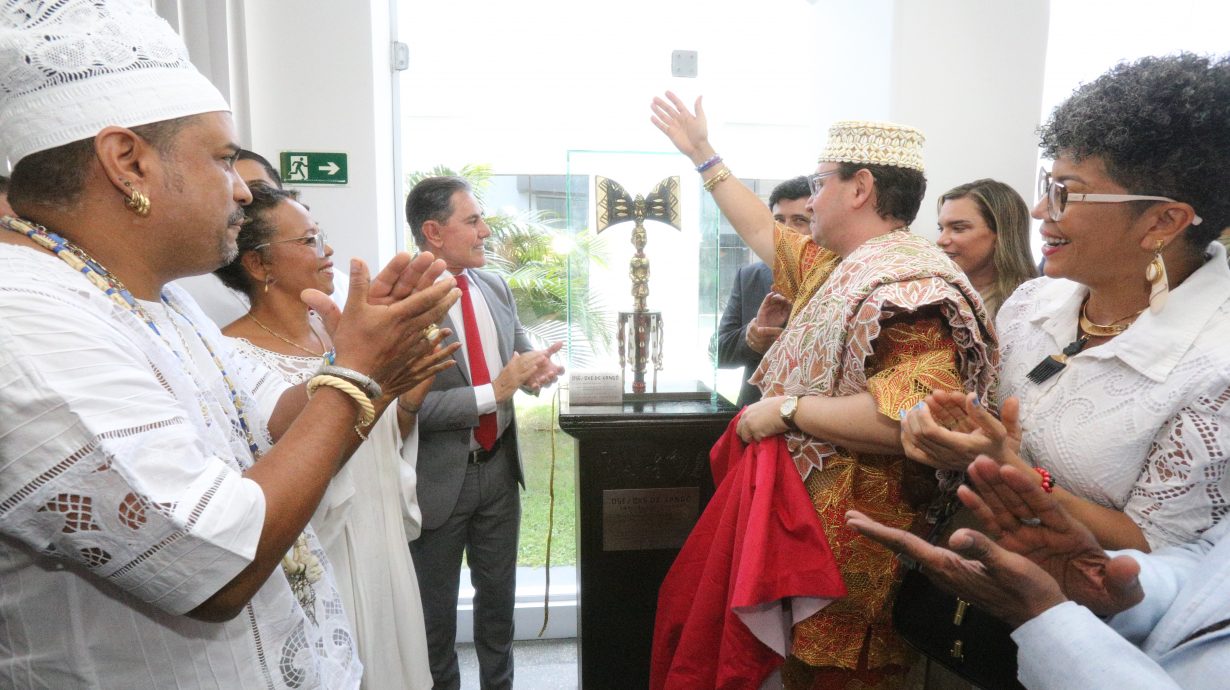 TJBA promove assentamento do Machado de Xangô no Fórum de Camaçari  