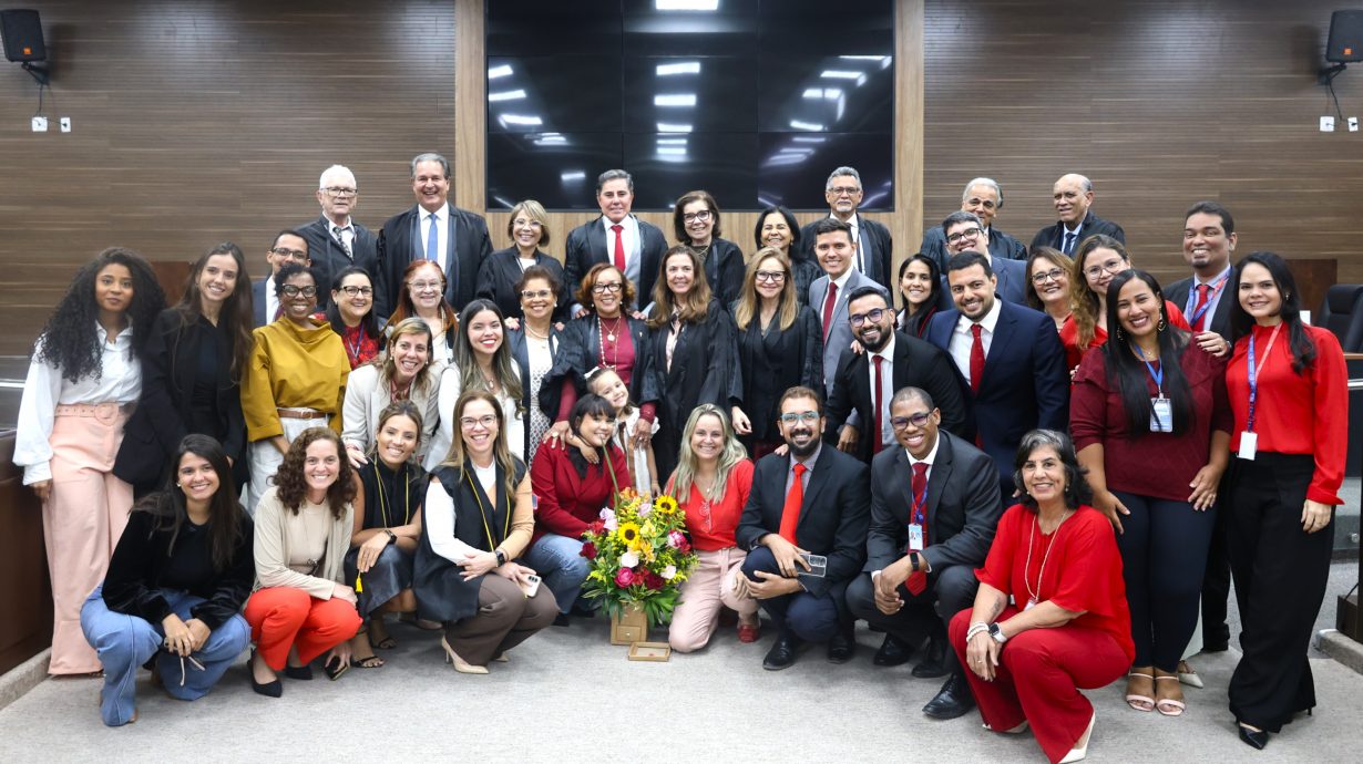 Desembargadora Joanice Guimarães é homenageada em sua última sessão do Tribunal Pleno   
