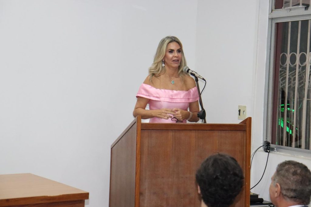 Juíza Fabiana Pellegrino toma posse na Academia de Letras Jurídicas da Bahia