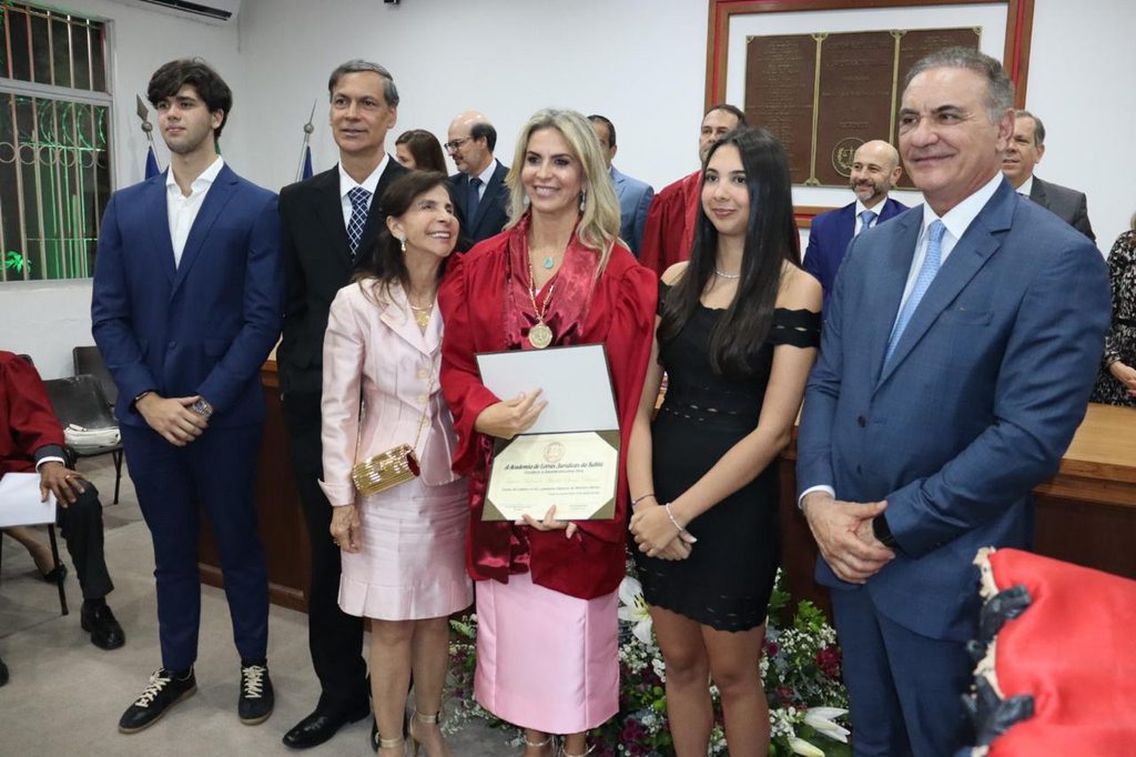 Juíza Fabiana Pellegrino toma posse na Academia de Letras Jurídicas da Bahia