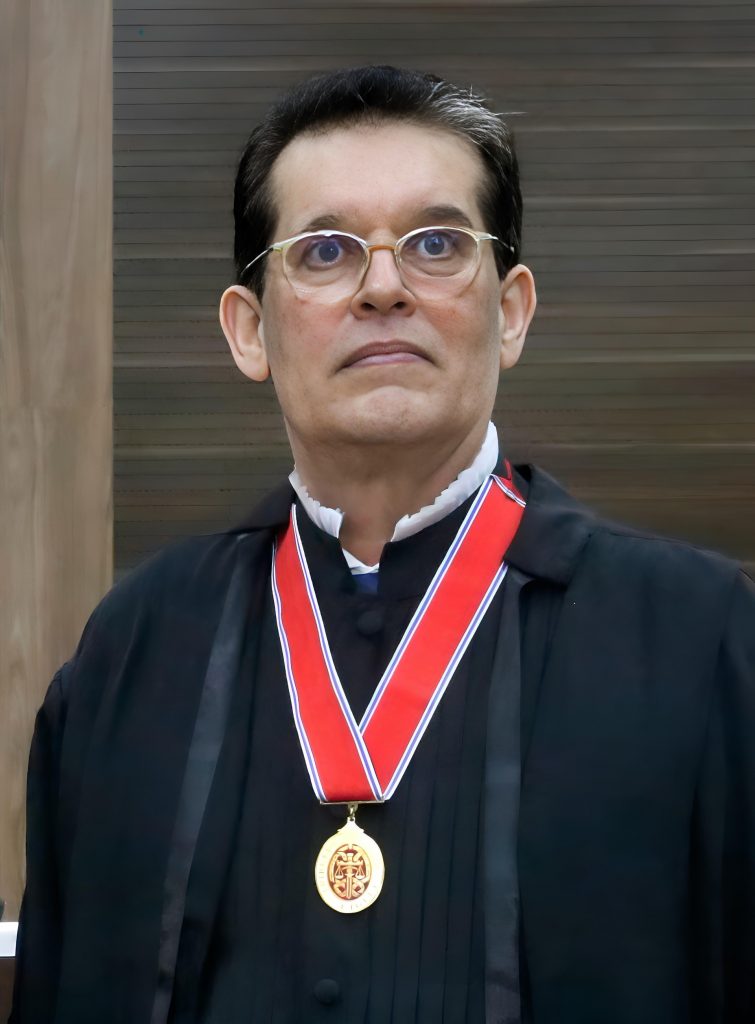 Foto Desembargador Rolemberg